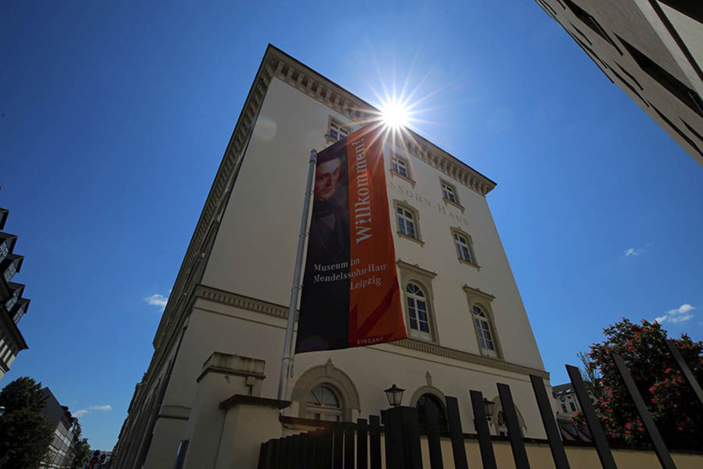 Bildlexikon Leipzig - Mendelssohn-Haus | Das Team hinter BILDLEXIKON LEIPZIG bündelt historische wie aktuelle Informationen über die Stadt Leipzig in Text und Bild auf einer Plattform und stellt diese der interessierten Öffentlichkeit zur Verfügung.