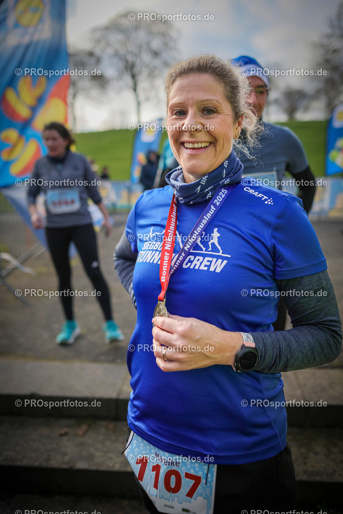 6. Bonner Nikolauslauf; Bonn, 14.12.2025 | Impressionen vom 6. Bonner Nikolauslauf am 14.12.2025 in Bonn (Nordrhein-Westfalen). 