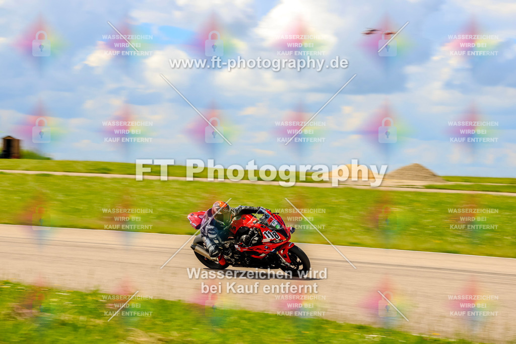 MotoTeam-0523 | Hier findet Ihr Bilder von Touristenfahrten auf der Nürburgring Nordschleife oder von anderen Veranstaltungen die ich besucht habe. Viel Spass beim Durch Schauen 