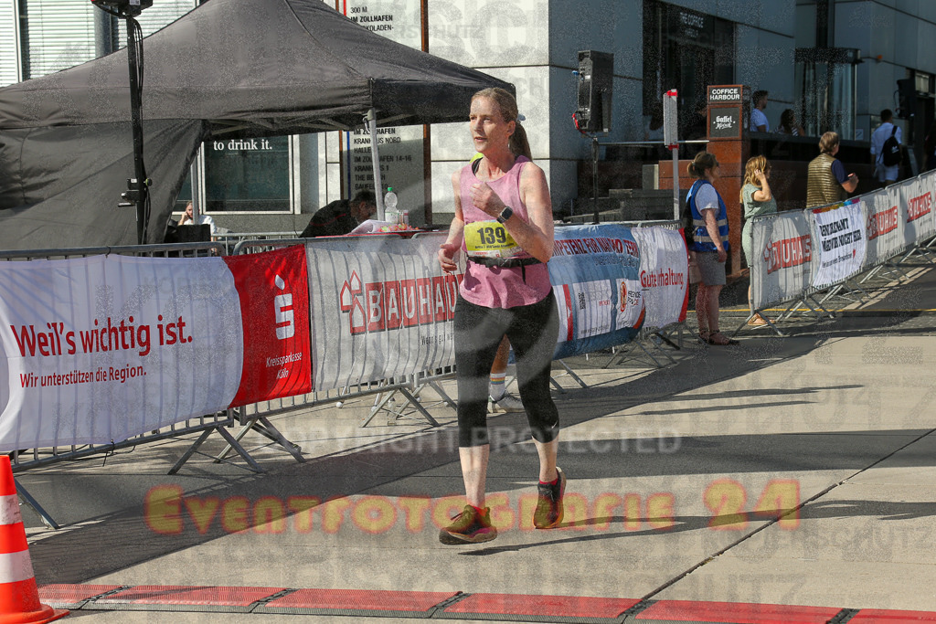 240921_1459_EX1_4186 | Sportfotografie im Rhein-Sieg Kreis, Köln, Bonn, NRW, Rheinland Pfalz, Hessen, etc. Unser Tätigkeitsfeld umfasst den Laufsport vom Volkslauf über den Marathon, Duathlon, Triathon bis zum Ultralauf wie Kölnpfad Ultra oder Schindertrail.