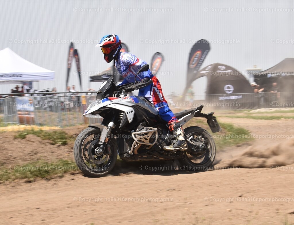 DSC_0292 | Sportfotografie , Motorsport, Motoross, Reitsport, Mointainbike, Enduro,
Landschaft , Outdoor, Eventfotografie, Landschaft, Bilder online bestellen - Realisiert mit Pictrs.com