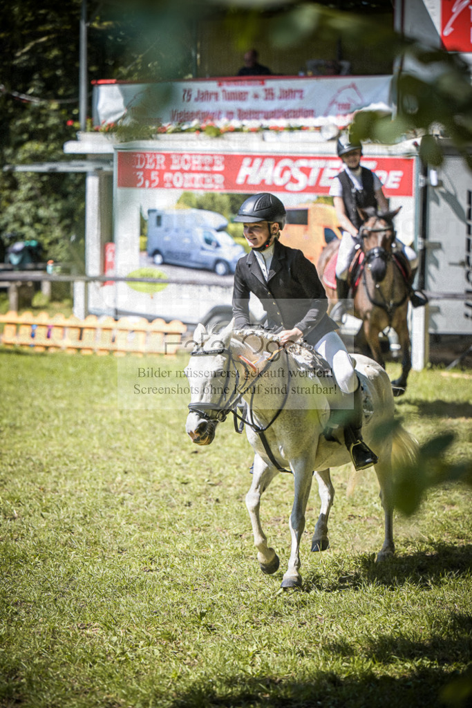 DOS_2926 | Entdecke hochwertige Reitturnierfotos von Foto Oger. Professionell, emotional und authentisch – jetzt Lieblingsmomente im Shop bestellen.Deutschlandweite Turnierfotografie. - Realisiert mit Pictrs.com