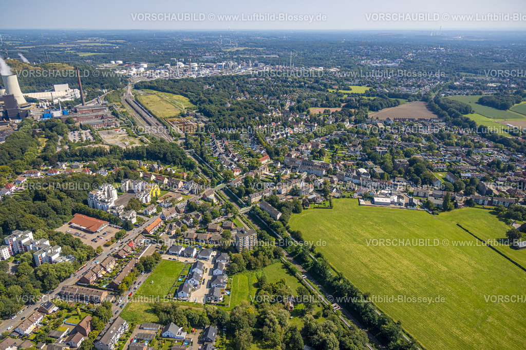 Gladbeck240806537 | Luftbild, Ortsansicht Ortsteil Zweckel  und Bahnlinie, Wiesenfläche und Hochhaus Wohnsiedlung Scheideweg, hinten Ruhr Oel GmbH - BP Gelsenkirchen, Fernsicht, Zweckel, Gladbeck, Ruhrgebiet, Nordrhein-Westfalen, Deutschland