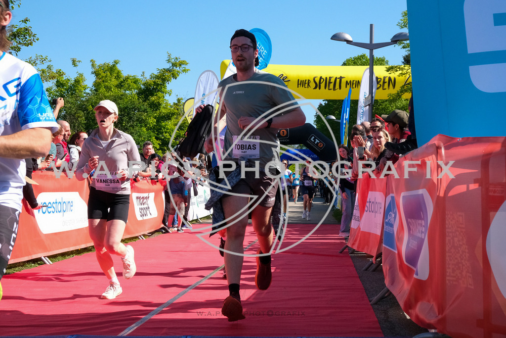 ..... | LINZ,AUSTRIA,27.April 24, Int. 3 Brückenlauf Linz  , Image shows: Photo: WAPICS / Michael ring