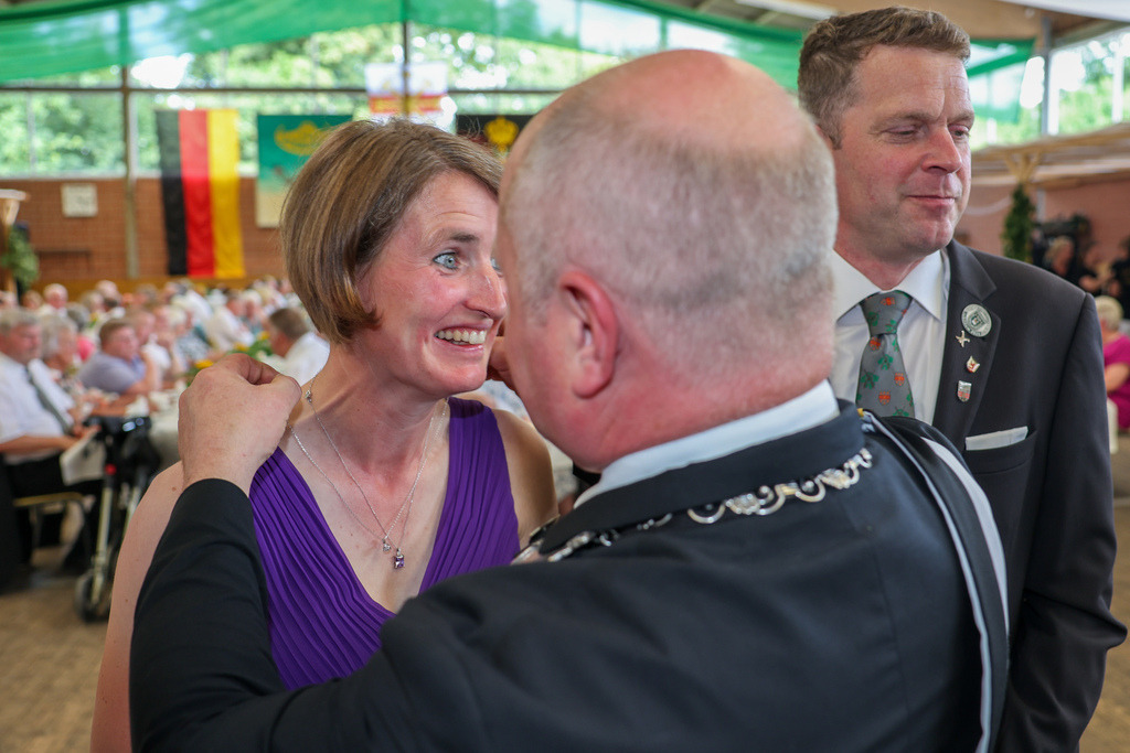 top-top.de-250704-066 | Foto, Video, Fotografie, Videografie, Fotobox, DJ, Discjockey, Musik, Musikbox, Veranstaltung, Photobooth, Amazon, Ebay, Buchtipp, Bestseller, Autor, Verlag, Buch, Wesel, Hamminkeln, NRW, Dinslaken, Rees, Drohne, Hochzeit, Party, Fotobox, Wesel, Fotograf