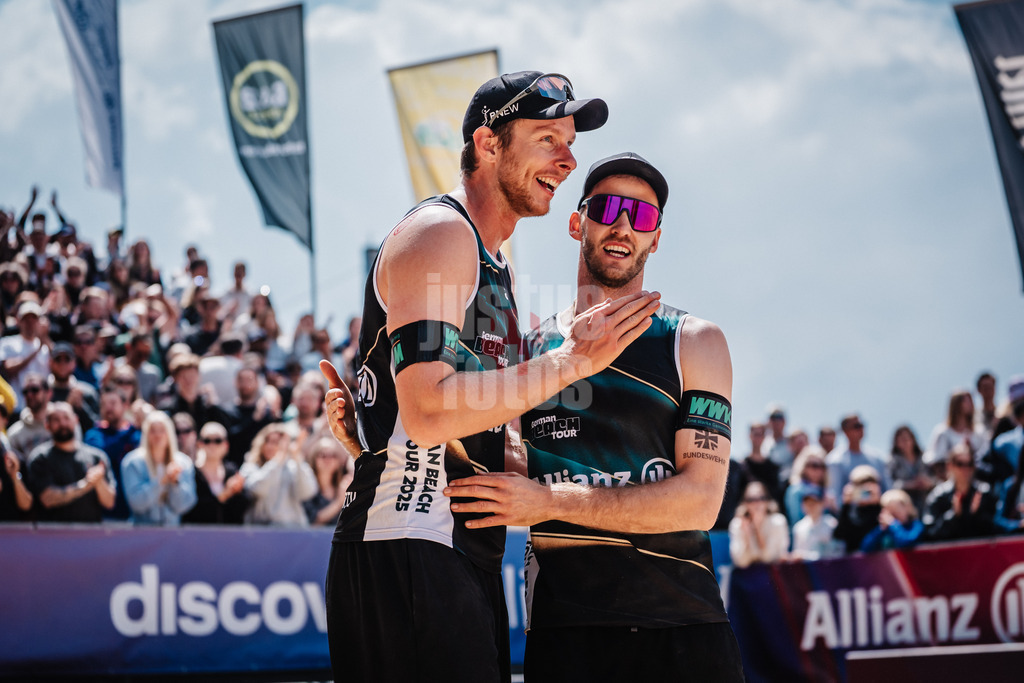 Beachvolleyball | Männer | Allianz German Beach Tour 2025 | Tourstop Düsseldorf | 18.05.2025 | v.l. Nils Ehlers und Clemens Wickler