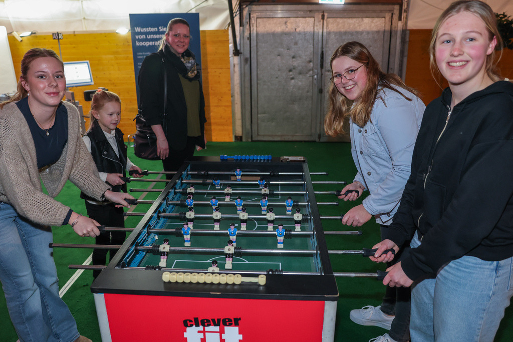 top-top.de250214-211 | Die 3. Weseler SportNacht, die große Sportgala mit Ehrungen der Weseler Sportler des Jahres 2024 findet am Freitag, den 14.02.2025 im Festzelt an der Rheinpromenade statt.Foto: Erwin Pottgiesser