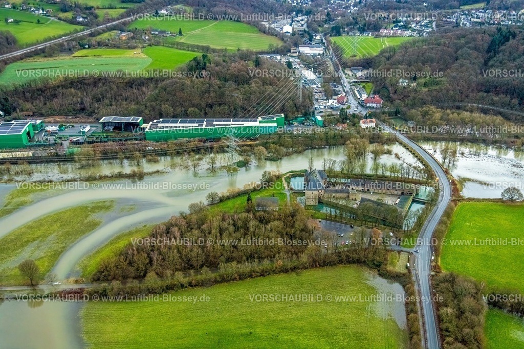 Hattingen231202105Ruhr-topaz | Luftbild, Ruhrhochwasser, Weihnachtshochwasser 2023, Fluss Ruhr tritt nach starken Regenfällen über die Ufer, Überschwemmungsgebiet Wasserschloss Haus Kemnade, Stiepel, Bochum, Ruhrgebiet, Nordrhein-Westfalen, Deutschland
