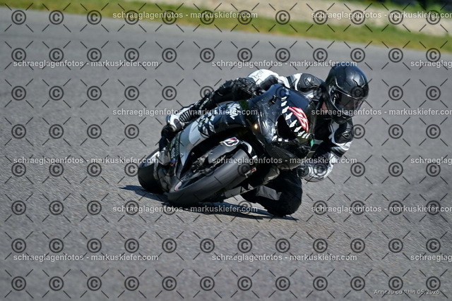 26BT02-1589 | markuskiefer.com - Realisiert mit Pictrs.com