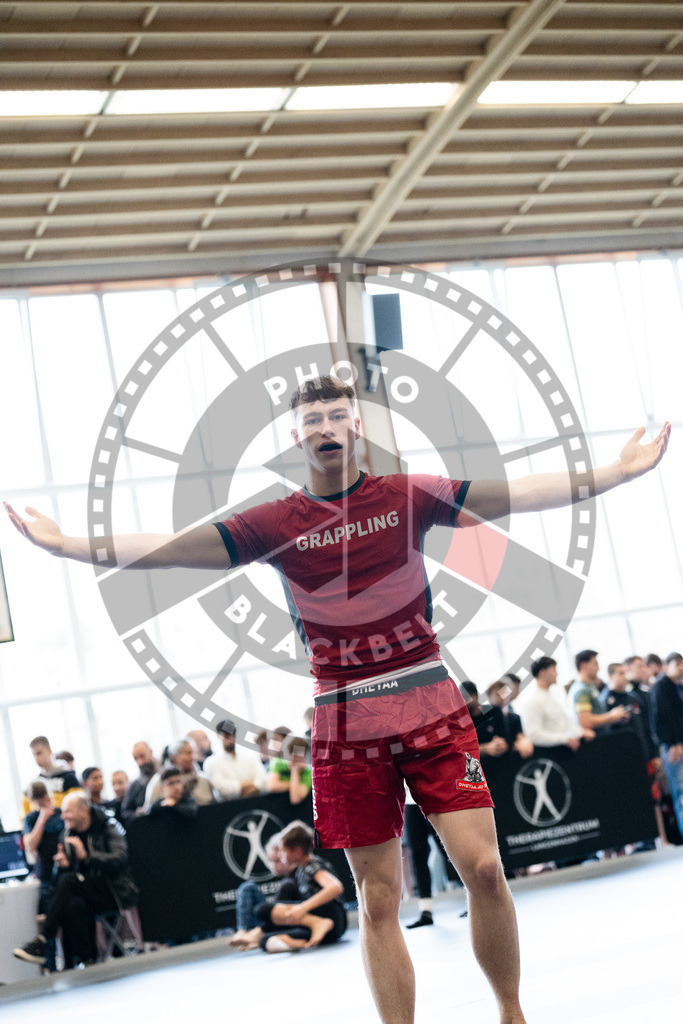 20251129PBB6163 | Fighters compete during the luta livre competition ILLCS XI winter edition on November 29, 2025 in Hannover, Germany.