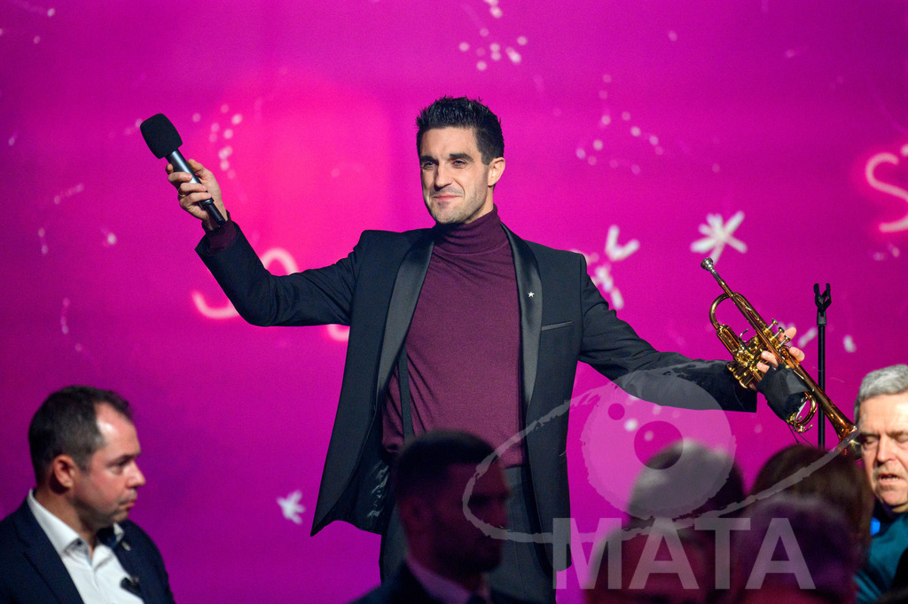 _DWA1366 | Dominik Glöbl bei '30 Jahre Sternstunden-Gala 2023' in der Frankenhalle. Nürnberg, 15.12.2023 - Realisiert mit Pictrs.com