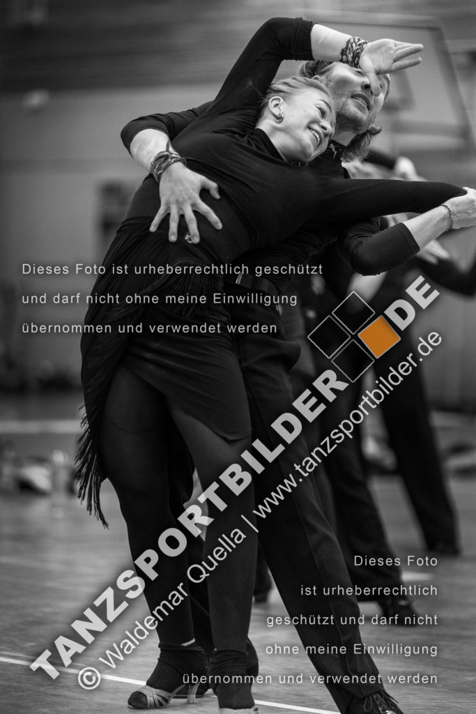 20231020-01221 | Hier finden Sie Tanz Bilder vom Latein und Standard Formationen tanzen. Sportbilder vom Tanzsport. Schöne Fotos und von Weltmeisterschaft, Europameisterschaft, Bundesliga, Regionalliga, Oberliga und Landesliga sowie von GOC Stuttgart, DanceComp, WM Bremen