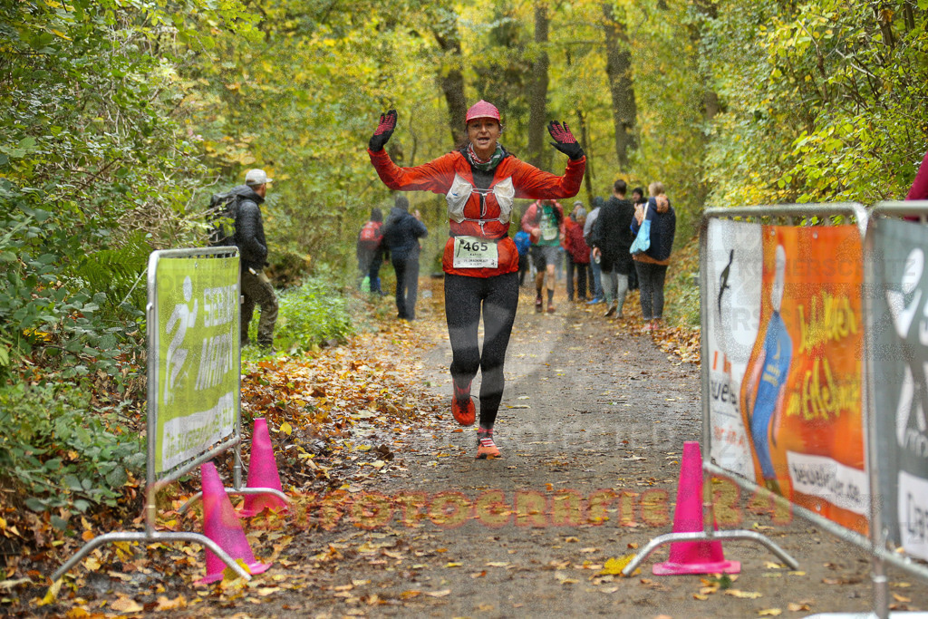 251026_1325_EX1_3445 | Sportfotografie im Rhein-Sieg Kreis, Köln, Bonn, NRW, Rheinland Pfalz, Hessen, etc. Unser Tätigkeitsfeld umfasst den Laufsport vom Volkslauf über den Marathon, Duathlon, Triathon bis zum Ultralauf wie Kölnpfad Ultra oder Schindertrail.