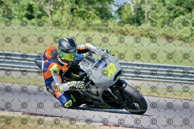25bt04-0410 | markuskiefer.com - Realisiert mit Pictrs.com