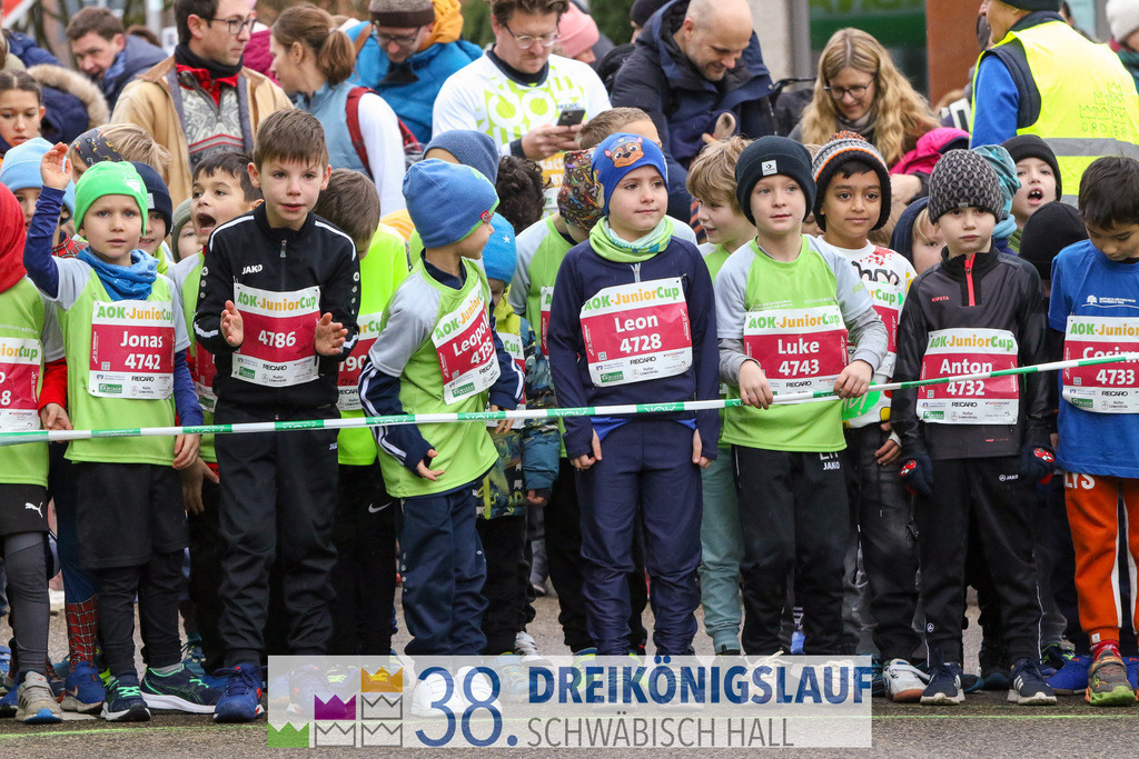 400m AOK Junior Cup | 3 Koenigslauf 2024 400m AOK Junior Cup - Realisiert mit Pictrs.com