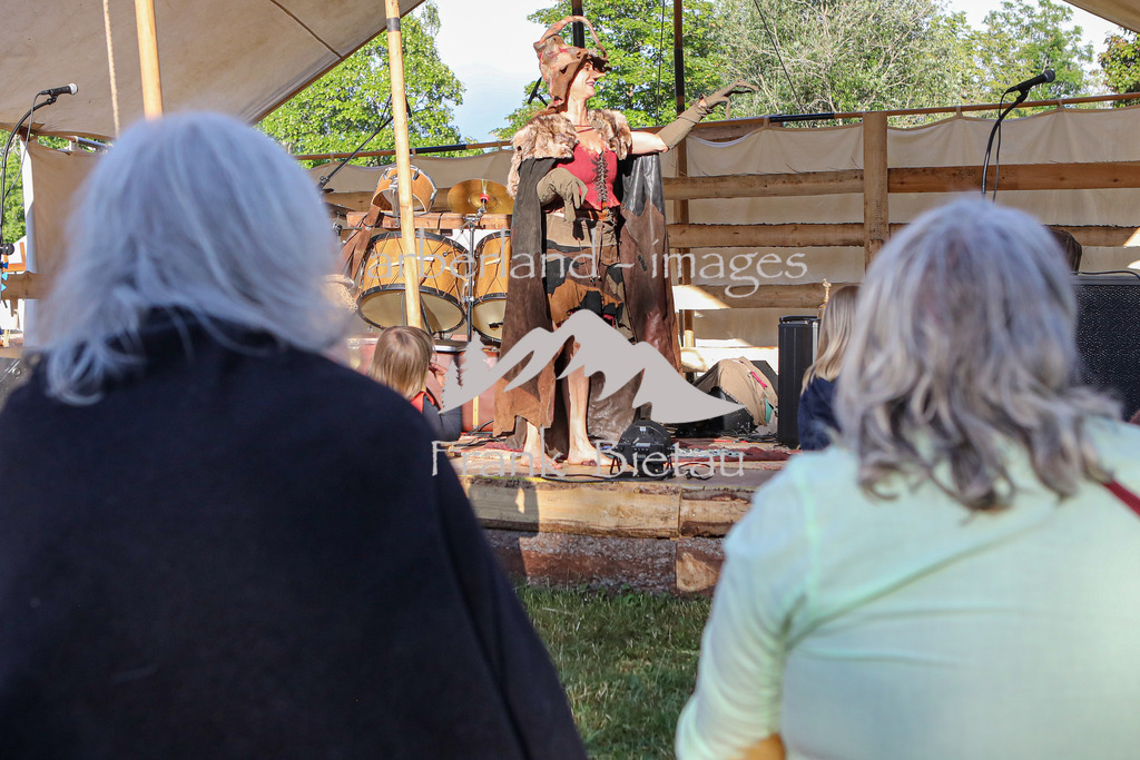 OE7A7652 | Hexe Roxana bei Ihrem Auftritt