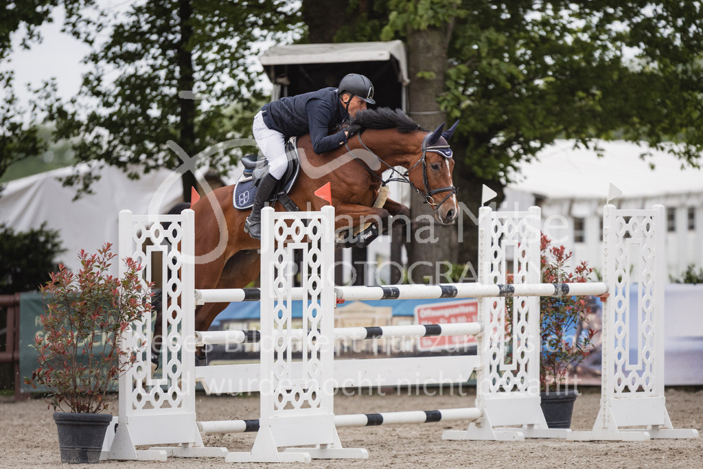 230516_Mühlen_SprPf-M-642 | Deine schönsten Turniermomente als professionelle Fotos! Entdecke hochwertige Pferdesport-Fotografie im Online-Shop. Jetzt Fotos finden & bestellen!