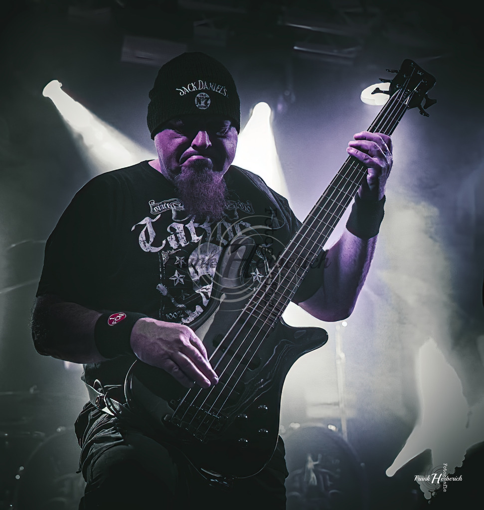 Justice Daudenwinden | Frank Herberich Fotografie, Frank Herberich, Fotografie, Hochzeit, Portrait, St. Peter Ording, Ording, Westerhever, Nordsee, Frank Fotografie, Hardheim,  Odenwald,Walldürn, Band,Eventfotografie - Realisiert mit Pictrs.com