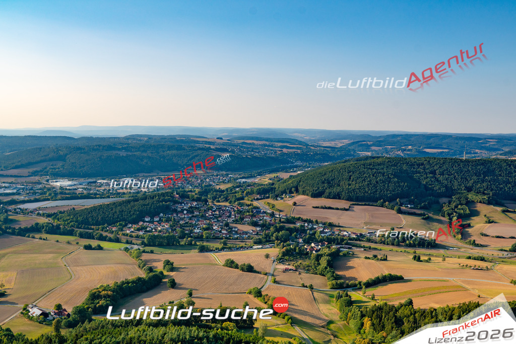Die Luftbildaufnahme Thonberg - Weissenbrunn wurde 2018 mittels Flugzeug (keine Drohne) erstellt. Perfekte Schärfe und Druck- Auflösung- Garantiert!