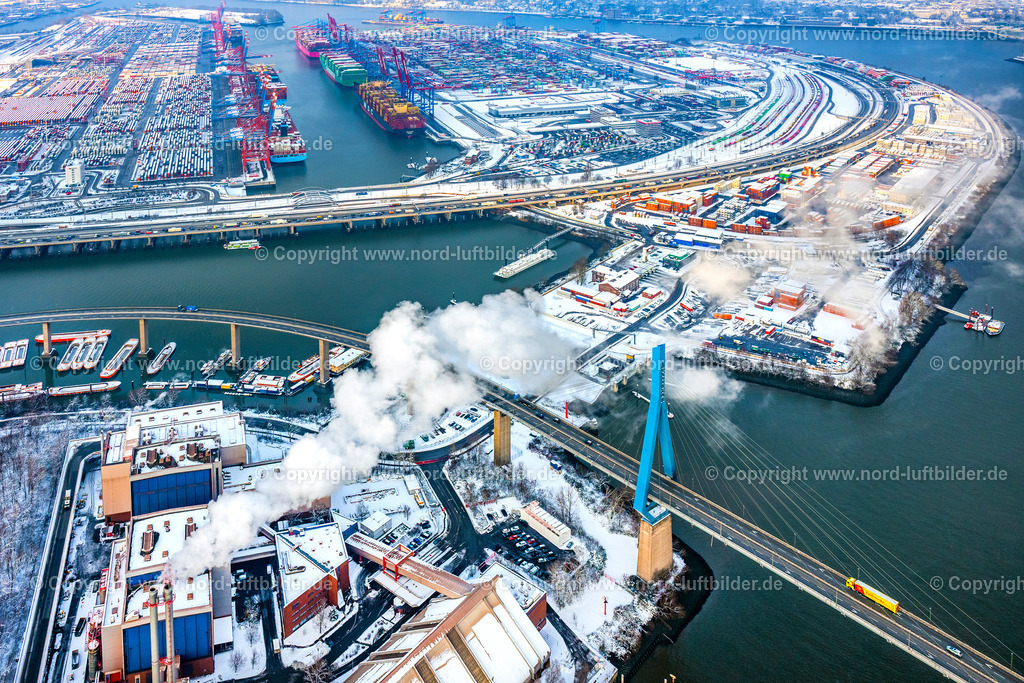 Hamburg_Burchardkai_Winter_Schnee_ELS_3129050126 | HAMBURG 05.01.2026 Winterlich schneebedeckte HHLA Logistics Container Terminal Burchardkai am Hamburger Hafen in Hamburg. // Wintry snowy hHLA Logistics Container Terminal Burchardkai in the Port of Hamburg harbor in Hamburg in Germany. Foto: Martin Elsen