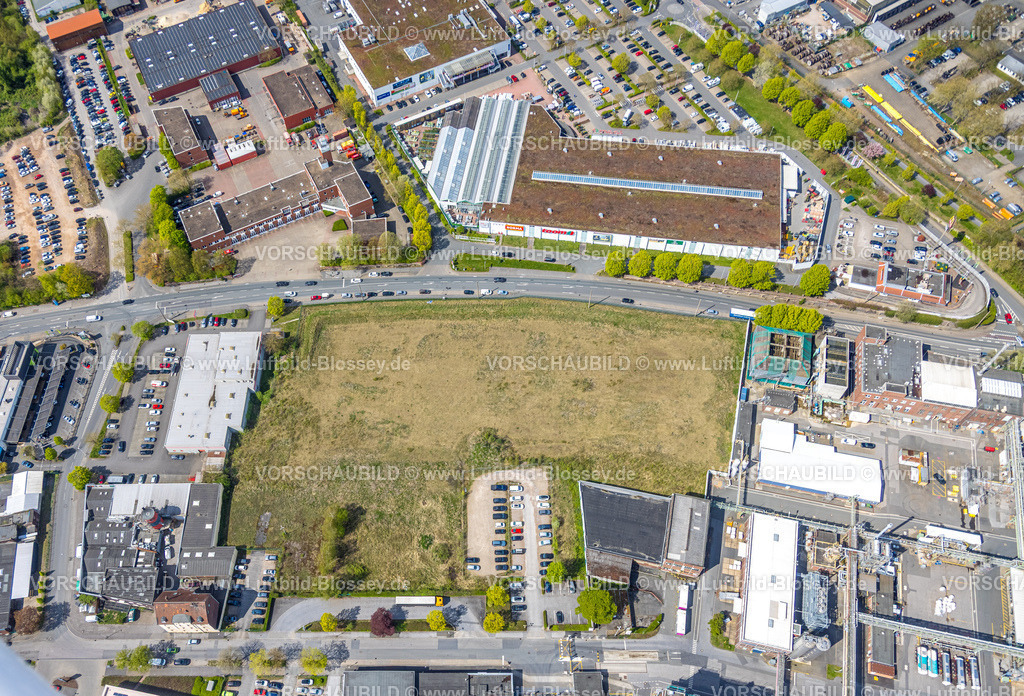 Witten260401894 | Luftbild, Gewerbegebiet Dortmunder Straße und freie Wiesenfläche, Betriebsamt Witten, Feuerwehr und Rettungswache, toom Baumarkt, Witten, Ruhrgebiet, Nordrhein-Westfalen, Deutschland