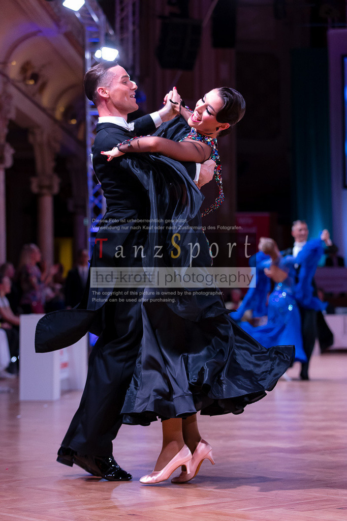 20240706_WDSF_RS_Std_11286 | Tanzsportbilder, Standardtanz, Lateintanz, WDSF, DTV, LTVB, dancecomp, goc, hessen tanzt, blaues band der spree, walzer, tango, wiener walzer, slowfox, quickstepp, samba, rumba, cha-cha-cha, paso doble. jive, hd-kroft photography, turniertanzsport