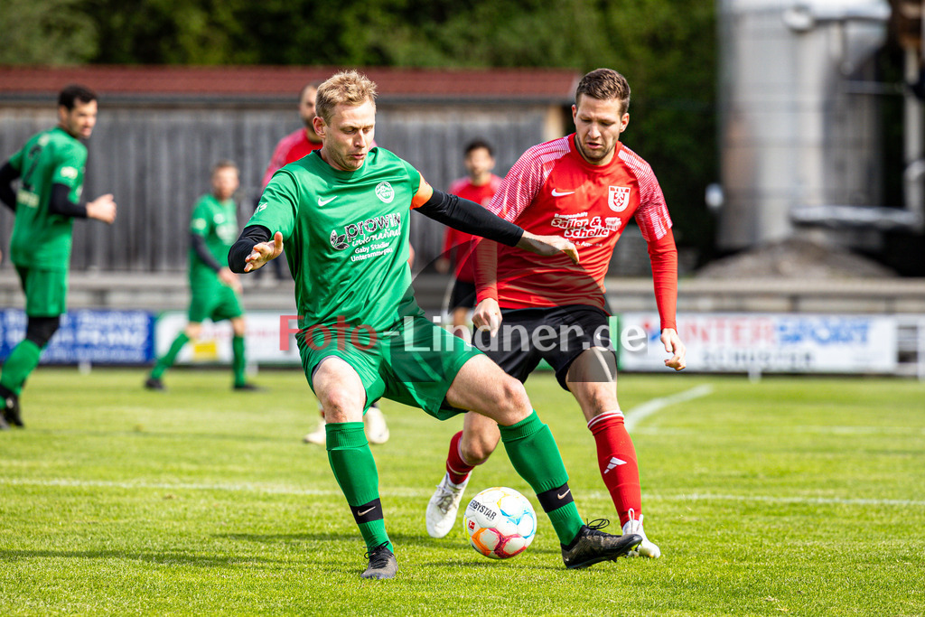 TSV Peißenberg vs WSV Unterammergau | Abstiegs Qualifikationsrunde Kreisliga Gruppe C, TSV Peißenberg vs WSV Unterammergau, 20240420,
Duell zwischen Ferdinand BRAUCHLE (WSVU 3) und Matthias ROHRMOSER (TSVP 19),
2024-04-20 in Peißenberg (Sportplatz Peißenberg)
19 Matthias ROHRMOSER (TSVP 19), 3 Ferdinand BRAUCHLE (WSVU 3)
Copyright: WolfgangxLindner www.foto-lindner.de