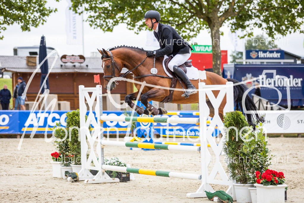 BHO-2PhSpr-M-334 | MomenTaufnahmen Pferdesportfotos