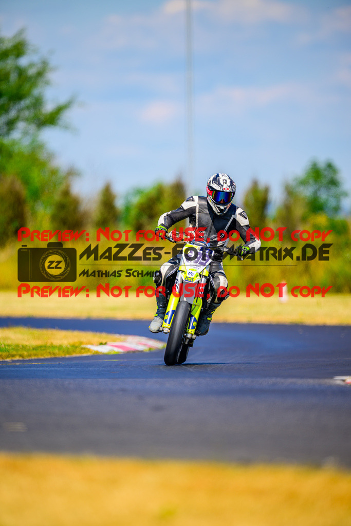 MaZZes_Fotomatrix_20250704_6007705_5594 | GELB