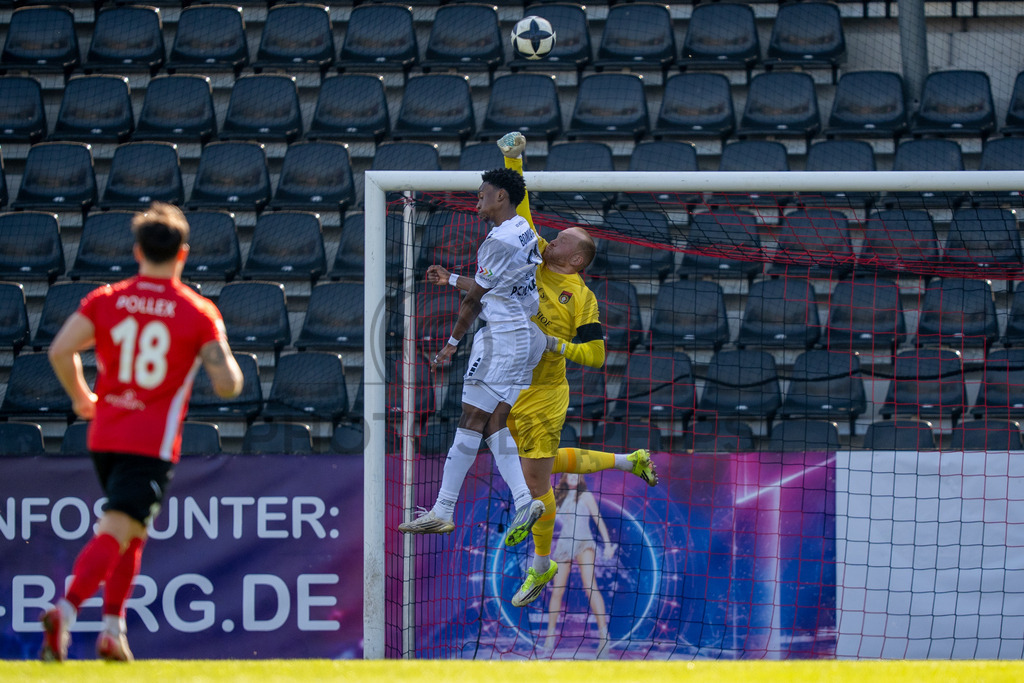 SG Sonnenhof Großaspach vs. KSV Hessen Kassel, Fussball, Regionalliga Südwest, 23. Spieltag, Saison 2025/2026, 07.03.2026 | Maximilian Reule (SG Sonnenhof Großaspach, #01),SG Sonnenhof Großaspach vs. KSV Hessen Kassel, Fussball, Regionalliga Südwest, 23. Spieltag, Saison 2025/2026, 07.03.2026Foto: photosbyphips/Philip Ziegler