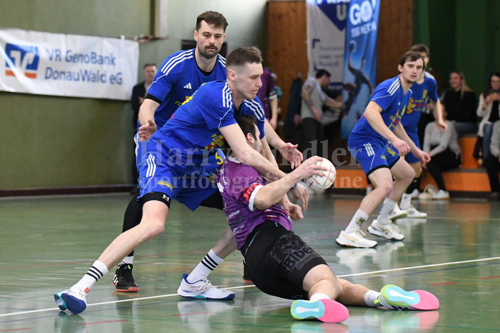 SSG Metten : SpVgg Altenerding | Der Tabellenführer wurde regelrecht zu Boden gebracht Patrick Sigl (SSG Metten #99)  - Realisiert mit Pictrs.com