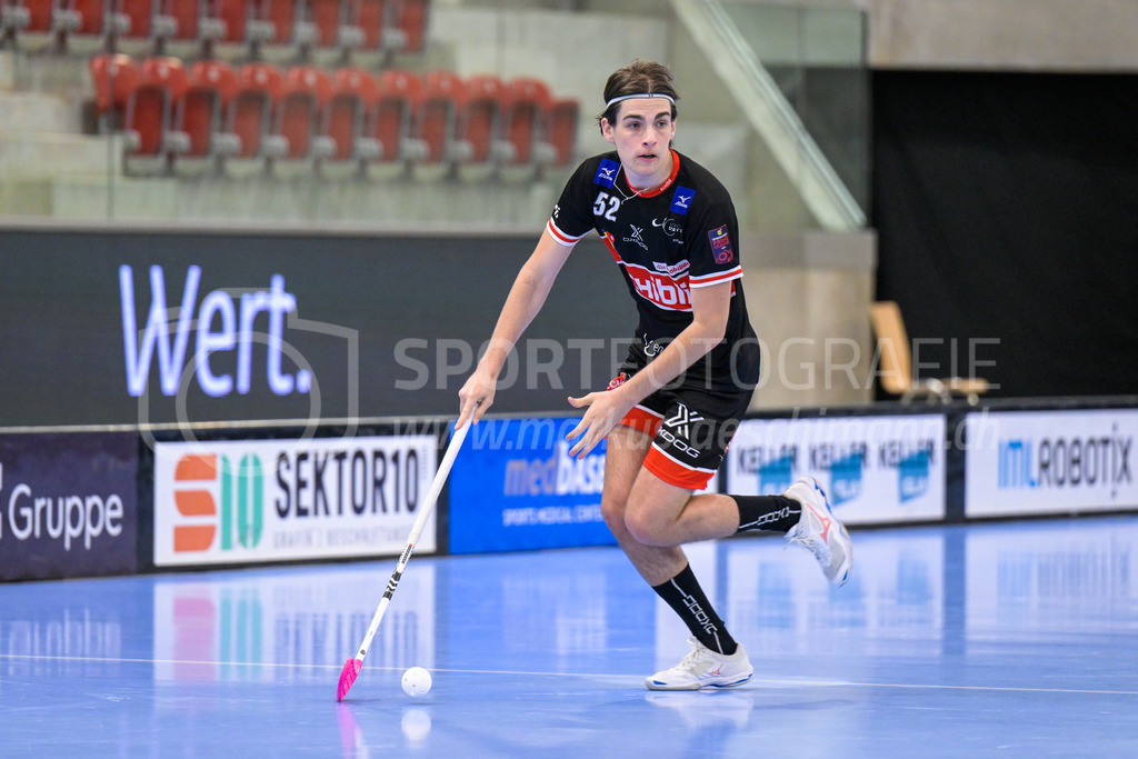 HC Rychenberg vs UHC Uster - 14. October 2022 | HC Rychenberg vs UHC Uster
AXA Arena, Winterthur
Yves Klöti (#52 UHC Uster)
Bild: Sportfotografie Markus Aeschimann | www.markus-aeschimann.ch - Realized with Pictrs.com