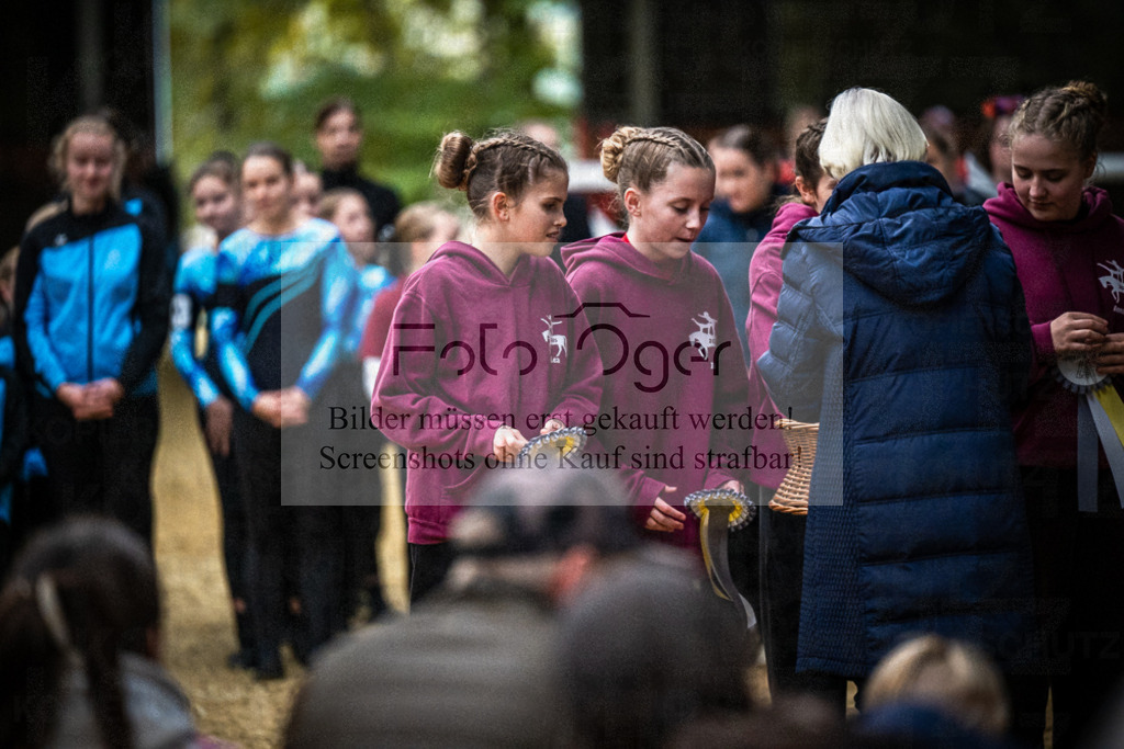 DOS_0135 | Entdecke hochwertige Reitturnierfotos von Foto Oger. Professionell, emotional und authentisch – jetzt Lieblingsmomente im Shop bestellen.Deutschlandweite Turnierfotografie. - Realisiert mit Pictrs.com