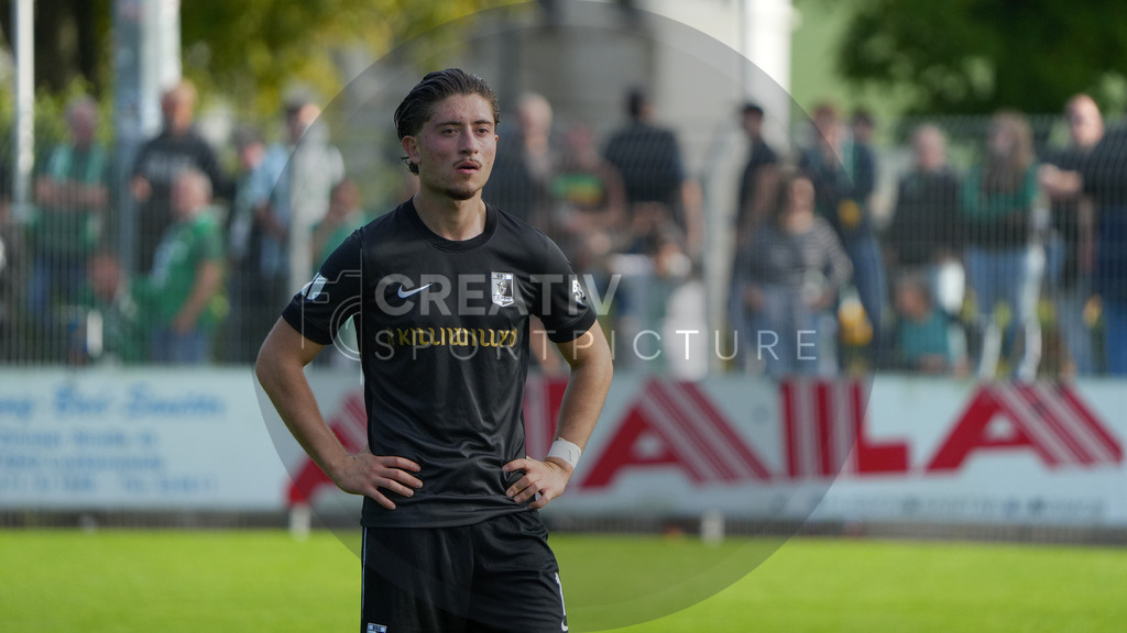 Fußball, Herren, Saison 2025/2026, Regionalliga Nordost, 10. Spieltag, FSV 63 Luckenwalde vs. BSG Chemie Leipzig, Samstag 27.09.2025, Werner-Seelenbinder-Stadion Luckenwalde, | Fußball, Herren, Saison 2025/2026, Regionalliga Nordost, 10. Spieltag, FSV 63 Luckenwalde vs. BSG Chemie Leipzig, Samstag 27.09.2025, Werner-Seelenbinder-Stadion Luckenwalde, Im Bild: - Realisiert mit Pictrs.com