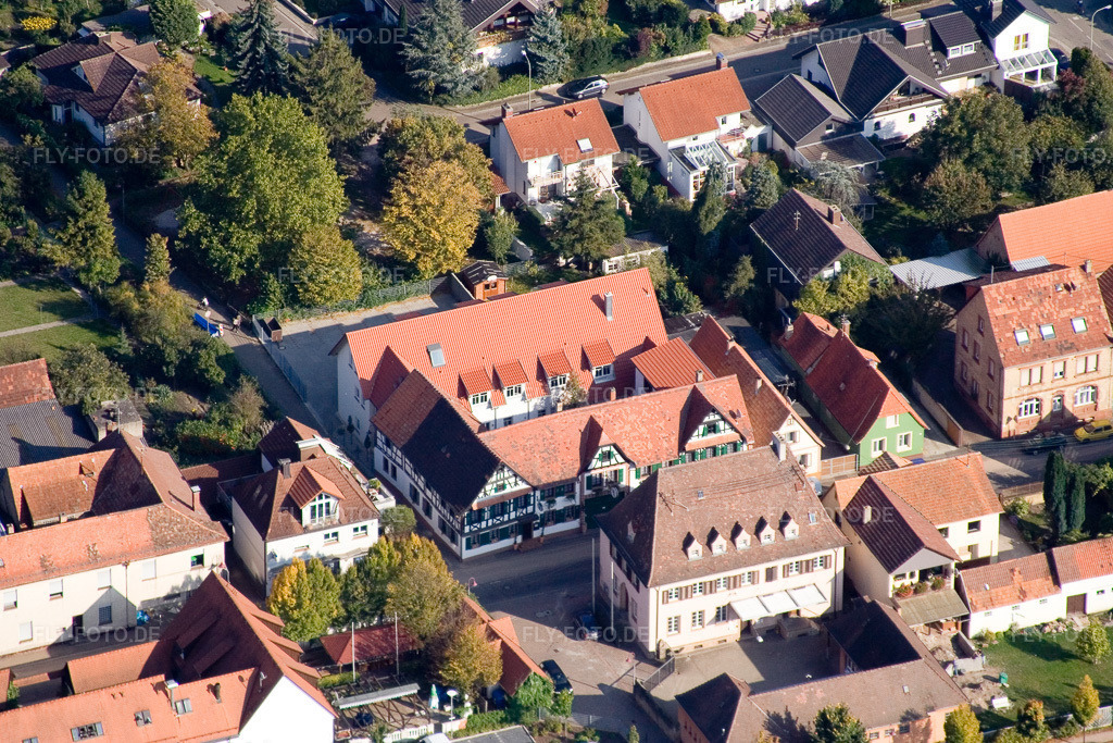 Luftbild: Bahnhofstraße Hotel Zum Rössel in Kandel im Bundesland Rheinland-Pfalz in Deutschland. Foto: IMG_8499.jpg vom 06.10.2007 durch Werner Riehm/FLY-FOTO.de