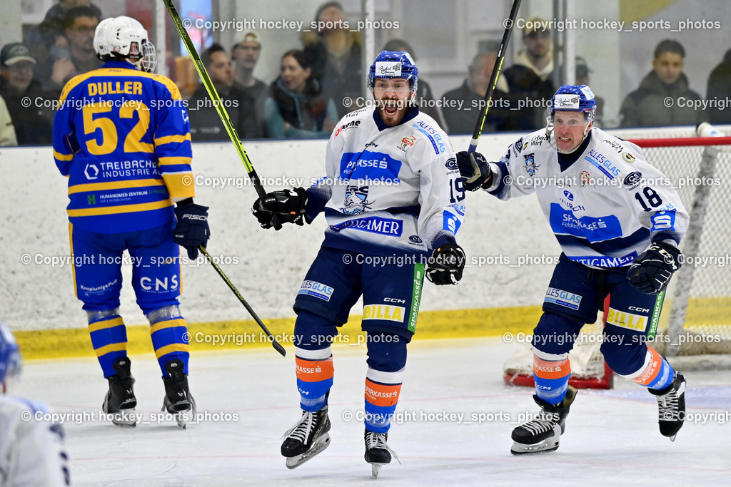 1. EHC Althofen vs. ESC Sparkasse Steindorf  | #52 Duller Christoph EHC Althofen, Jubel #19 Friedrich Lukas ESC Steindorf, #18 Pewal Martin ESC Steindorf, 1. EHC Althofen vs. ESC Sparkasse Steindorf , 1. EHC Althofen vs. ESC Sparkasse Steindorf  am 08.03.2026 in Althofen (Stadthalle Althofen), Austria, (Photo by Bernd Stefan)