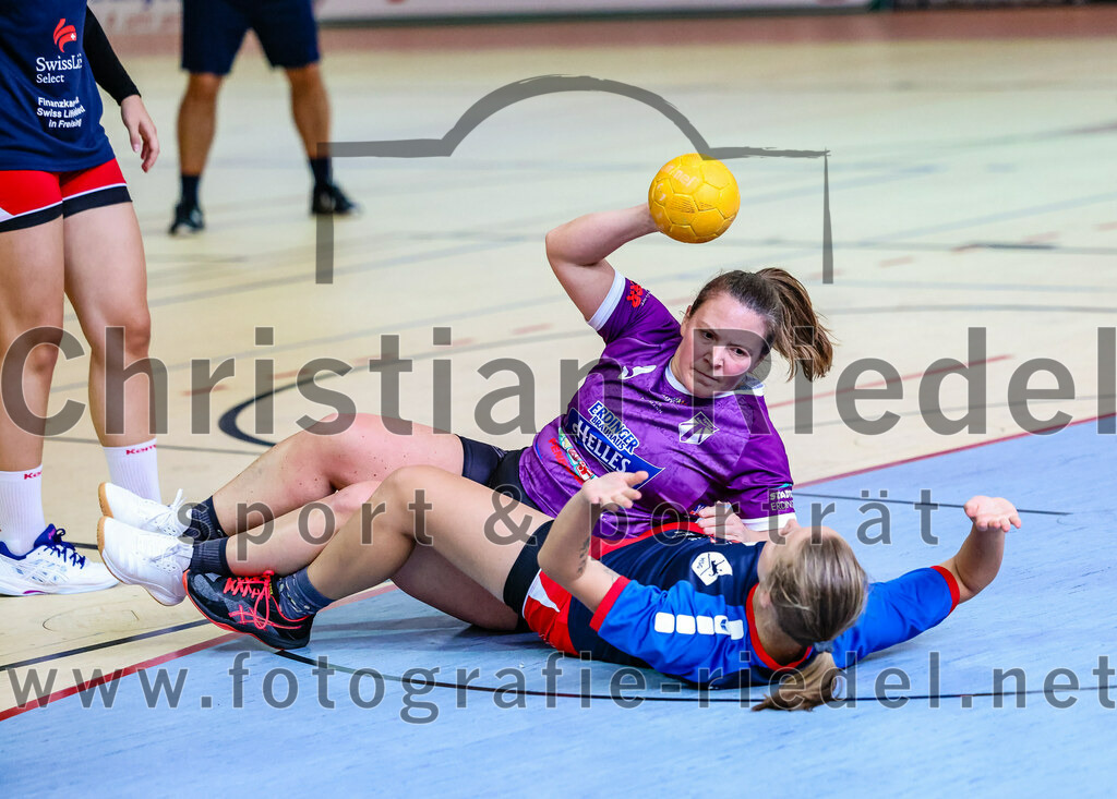 2023-10-14_054_SpVgg_Altenerding_gegen_HSG_Freising_Neufahrn_Damen | Erding, Deutschland, 14.10.2023:
Handball, Bezirksliga Frauen Altbayern 2023 / 2024, 3. Spieltag, SpVgg Altenerding II gegen HSG Freising-Neufahrn II, Endergebnis: 23:28

Miriam Deuschle (SpVgg Altenerding, #3)

Foto: Christian Riedel / fotografie-riedel.net