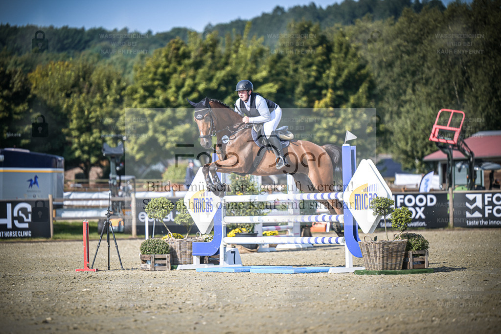 DOS_4568 | Entdecke hochwertige Reitturnierfotos von Foto Oger. Professionell, emotional und authentisch – jetzt Lieblingsmomente im Shop bestellen. - Realisiert mit Pictrs.com