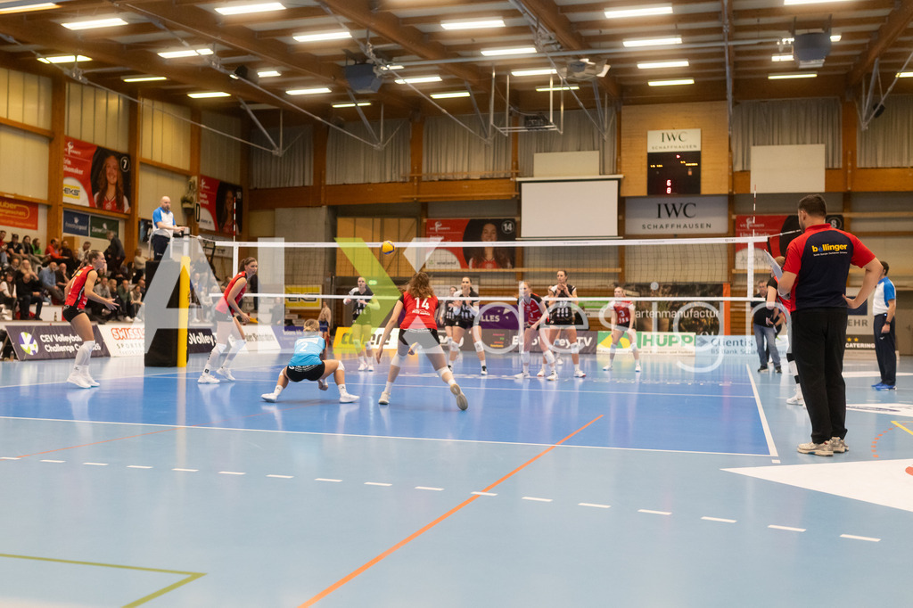 Volleyball I Frauen I Saison 2025-2026 I CEV Volleyball Challenge Cup 2026 | Women I 16th Finals I VC Kanti Schaffhausen - TJ Ostrava I 03.12.2025 | Hochwertige Sportfotos kaufen & lizenzieren für Medien, Vereine, Agenturen & Sportler:innen. Entdecke professionelle Sportfotografie im Bildshop von Alexander Franzen. - Realisiert mit Pictrs.com