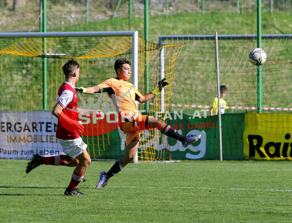 AUSTRIA U15 - MEXICO U15 | Cristo Navarete (Mexico #1) ; AUSTRIA U15 - MEXICO U15 am 29.04.2022 in Arnoldstein
(Sportplatz), AUSTRIA, (Photo by Ernst Krawagner sport-fan.at) - Realisiert mit Pictrs.com