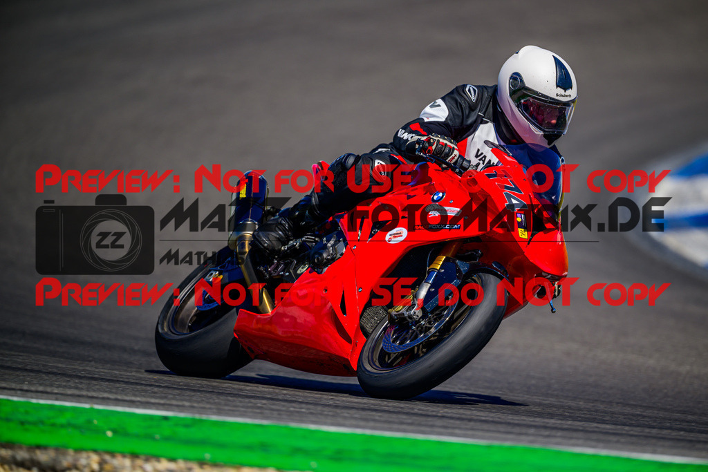 MaZZes_Fotomatrix_20250519_6007705_6829-2 | GELB