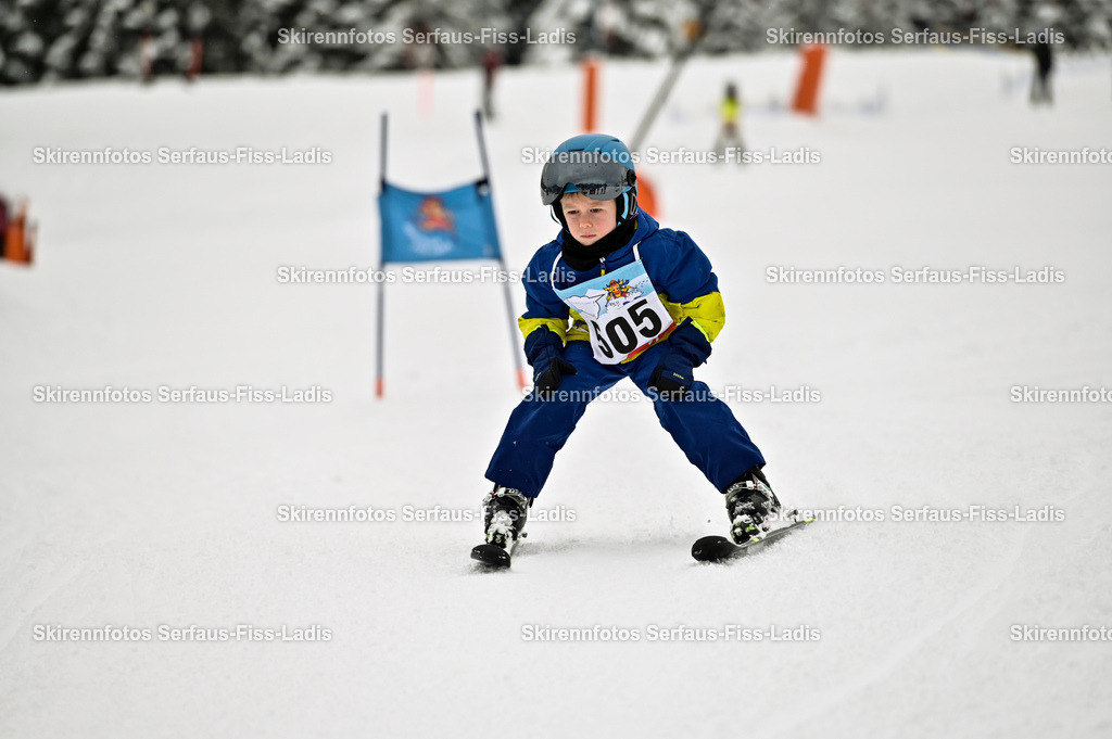 SRF_20.02.2026_0392 | Skirennfotos,Serfaus,Fiss,Ladis,Kinderskirennen,Winter,Tirol,Oberland,skirace,SFL,feelfree,weil wir's genießen,ski,Ski,skifahren,Sonnenplateau, - Realisiert mit Pictrs.com
