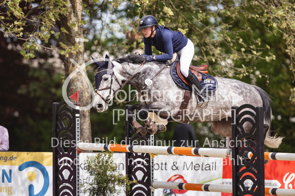 260502_Spenge_9_Youngster-M2-909 | Deine schönsten Turniermomente als professionelle Fotos! Entdecke hochwertige Pferdesport-Fotografie im Online-Shop. Jetzt Fotos finden & bestellen!