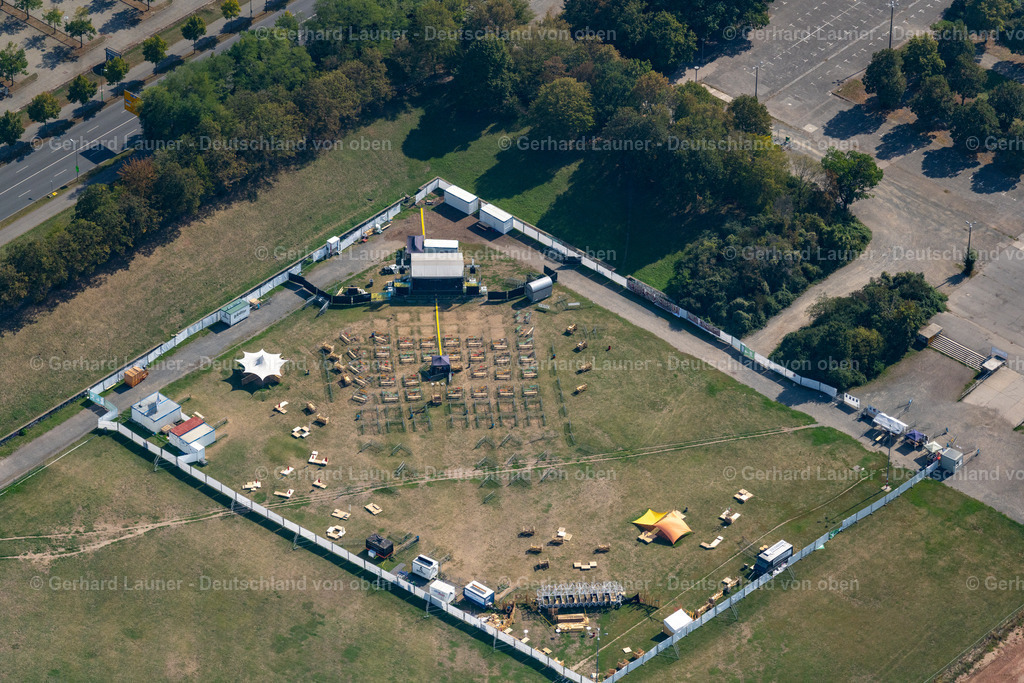4041326 | LEIPZIG 15.09.2020 Freilicht- Bühne auf der Festwiese am Sportforum im Ortsteil Zentrum-Nordwest in Leipzig im Bundesland Sachsen, Deutschland. Weiterführende Informationen bei: ZSL Betreibergesellschaft mbH. // Open-air stage on the festival meadow at the Sportforum in the district Zentrum-Nordwest in Leipzig in the state Saxony, Germany. Further information at: ZSL Betreibergesellschaft mbH. Foto: Gerhard Launer