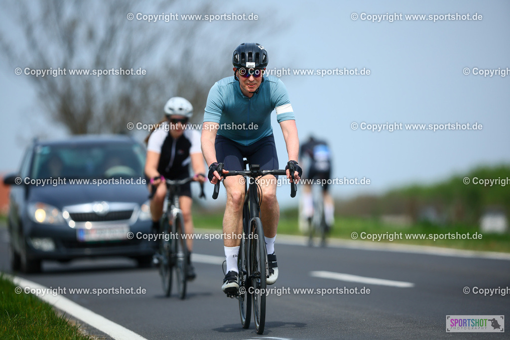 702_TRA56850 | Neusiedlersee Radmarathon 2026@sportshot_your_pictrs #yourpictures#roadtowm2029 #nrm #neusiedlerseeradmarathon #neusiedlersee #neusiedlerseetourismus #burgenland #mörbisch #nrm26 #burgenlandtourismus #voglundco #poweredbyburgenlandtourismus #radsport #rad #marathon #ucigranfondo #visitburgenland #ucigranfondoworldseries