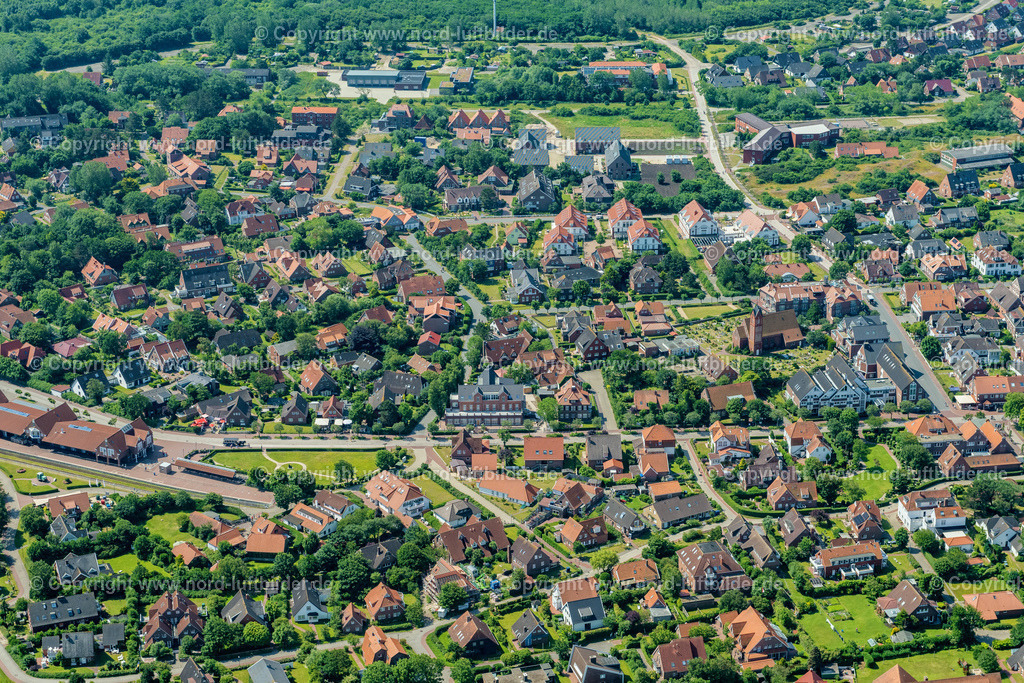 Langeoog_ELS_6118250622 | LANGEOOG 25.06.2022 Inselbereich Langeoog mit dem Ortskern in Langeoog im Bundesland Niedersachsen, Deutschland. // Island area Langeoog with the village center in Langeoog in the state Lower Saxony, Germany. Foto: Martin Elsen
