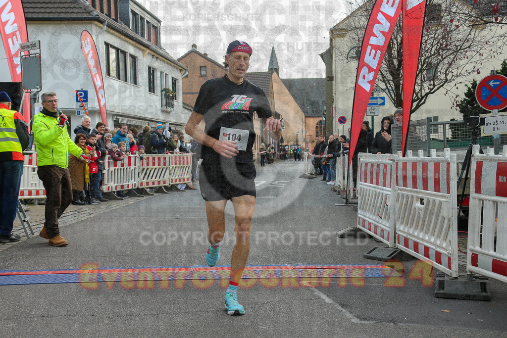 221127_1204_EX1_1915 | Sportfotografie im Rhein-Sieg Kreis, Köln, Bonn, NRW, Rheinland Pfalz, Hessen, etc. Unser Tätigkeitsfeld umfasst den Laufsport vom Volkslauf über den Marathon, Duathlon, Triathon bis zum Ultralauf wie Kölnpfad Ultra oder Schindertrail.