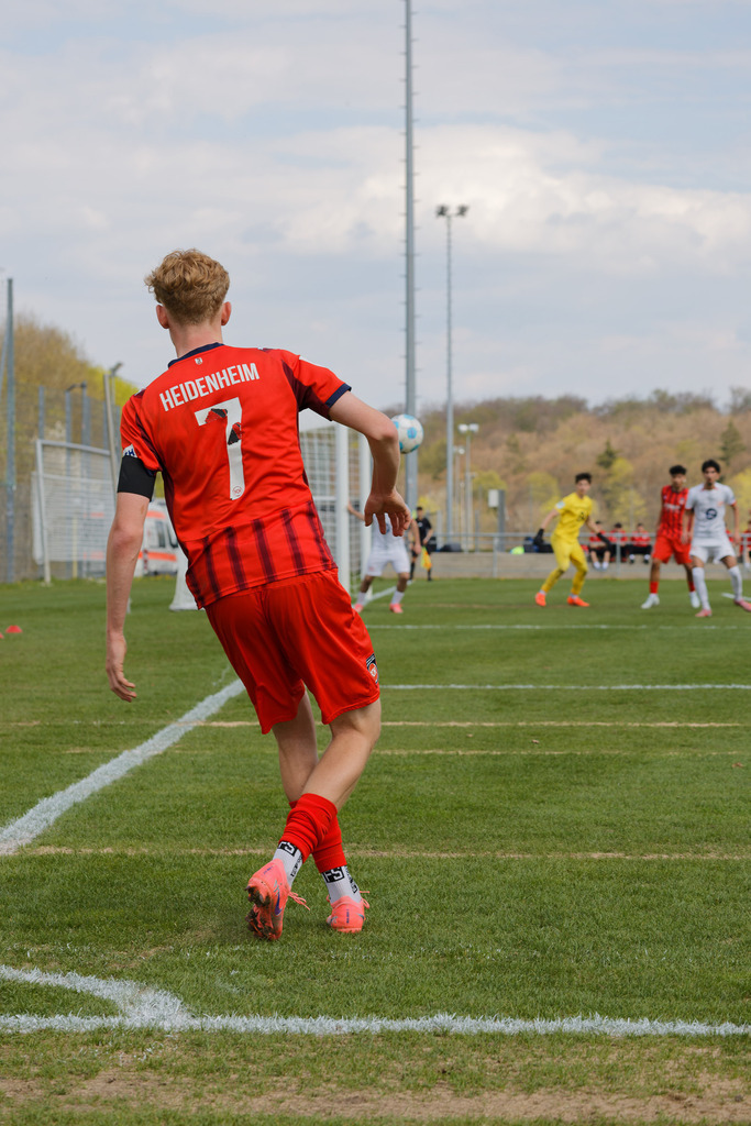 FCHOFK_260418_6-91 | 1.FC Heidenheim 1846 vs. Offenbacher Kickers, Fußball, U17, B-Junioren, NWL, U17-DFB-Nachwusliga, 2025/2026, 10. Spieltag, 18.04.2026 in Heidenheim, Walter-Birkhold-Jugendstadion (Foto: Michael Bulling) - Realisiert mit Pictrs.com