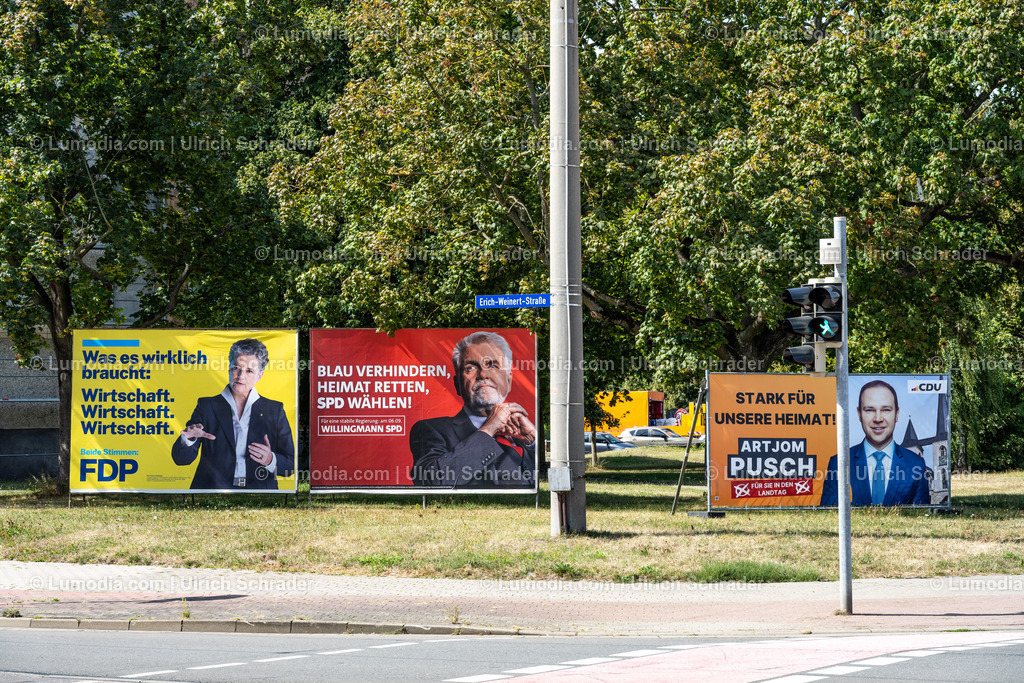10049-14195 - Wahlplakate in Halberstadt | Stockfoto und Bilderpool mit Bildmaterial aus Deutschland, dem Harz, Halberstadt, Quedlinburg, Wernigerode und weltweit. Qualitativ hochwertige und professionelle Fotos anschauen und kaufen. - Realisiert mit Pictrs.com