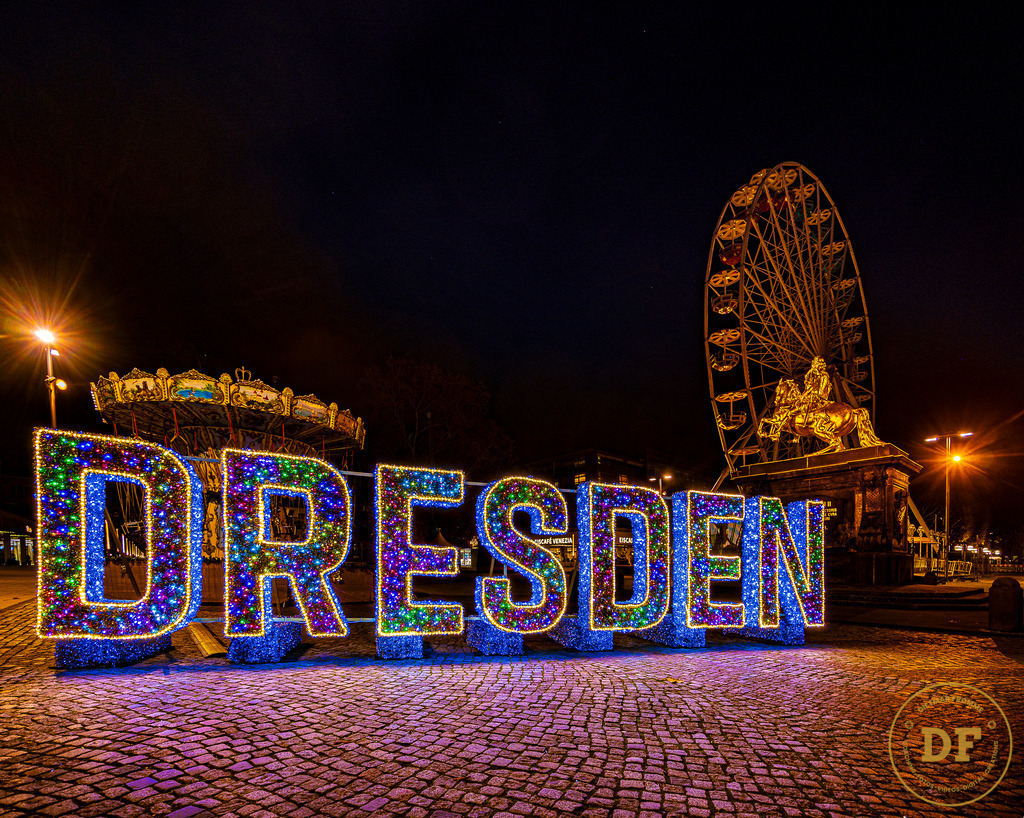 Weihnachtsmarkt Augustusmarkt Dresden  | Weihnachtsmarkt Augustusmarkt Dresden am Goldenen Reiter